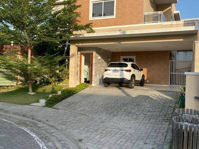 #1046 - Casa em condomínio para Venda em Eusébio - CE