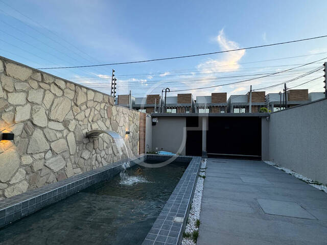 #1213 - Casa para Venda em Eusébio - CE - 2