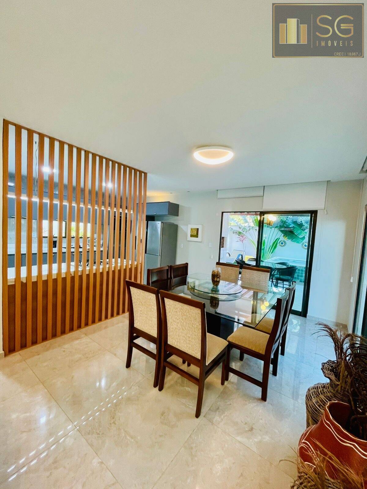 Casa, 4 quartos, 236 m² - Foto 1